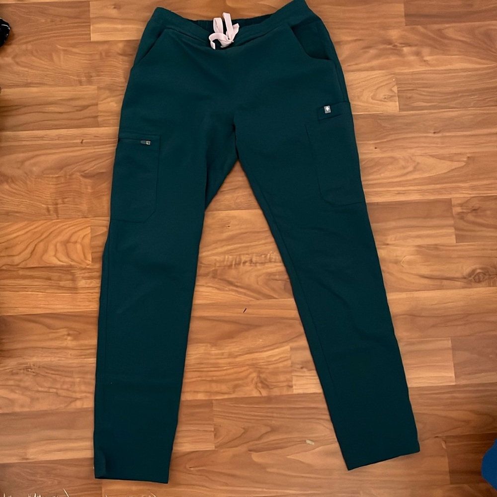 Figs Scrubs Yola Skinny Scrub Pants - Picture 1 of 9